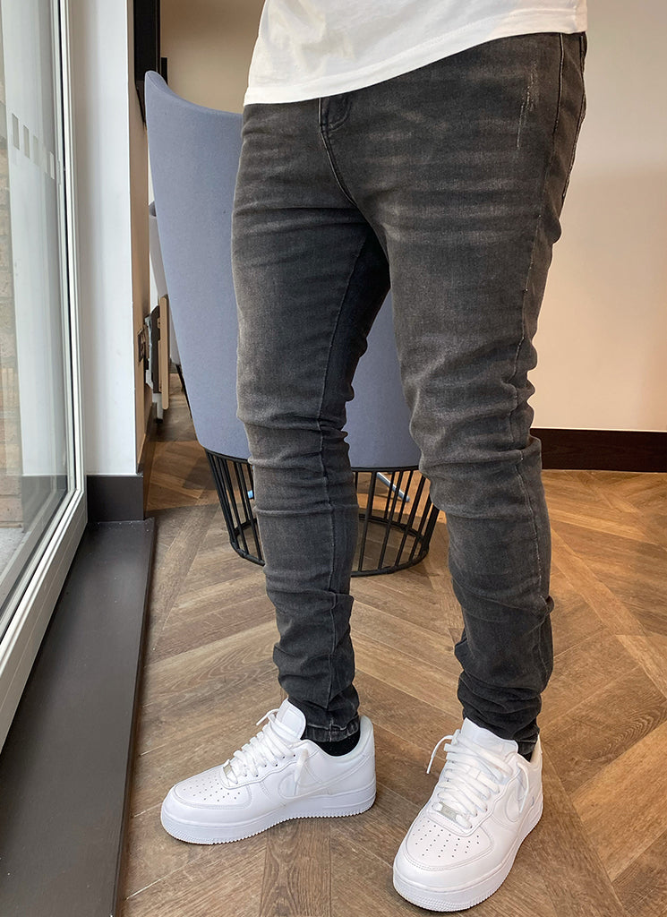 Essential-Jeans – Grau