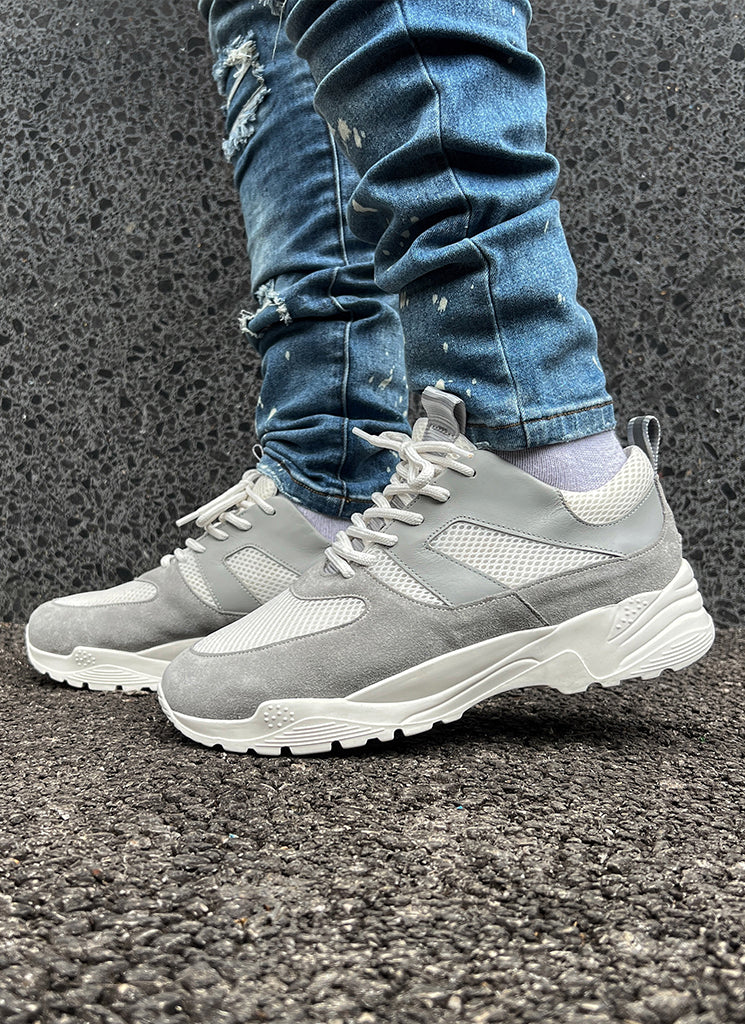 Base Runner - White/Grey